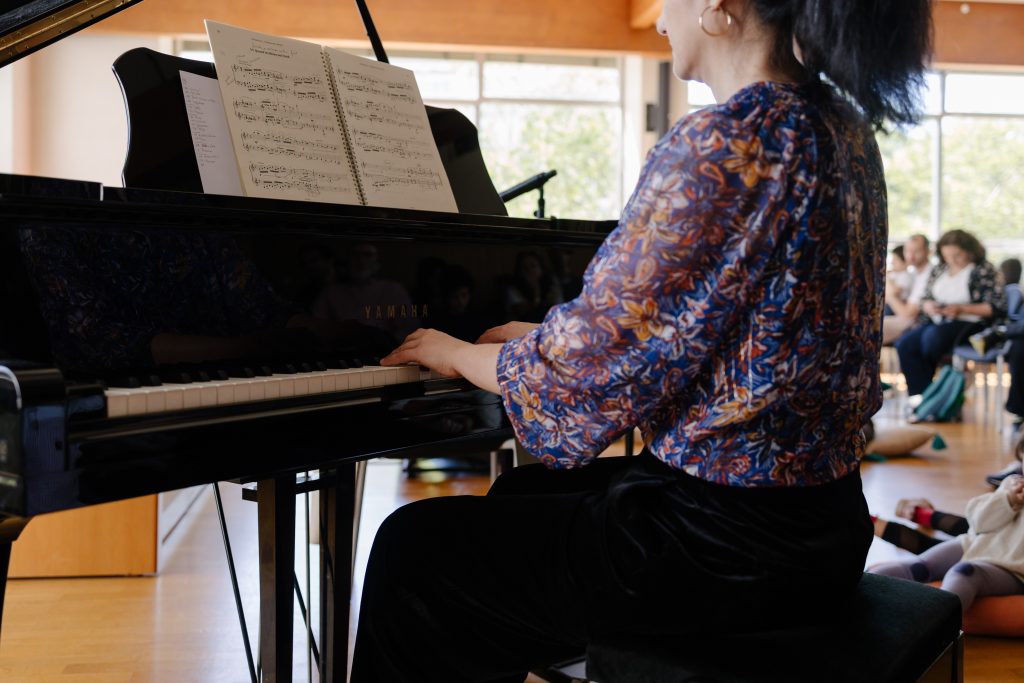 Lançamento “Trente-six histoires” de Francisco de Lacerda